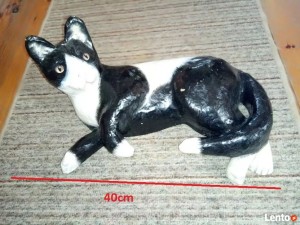 Kot -figurka używana